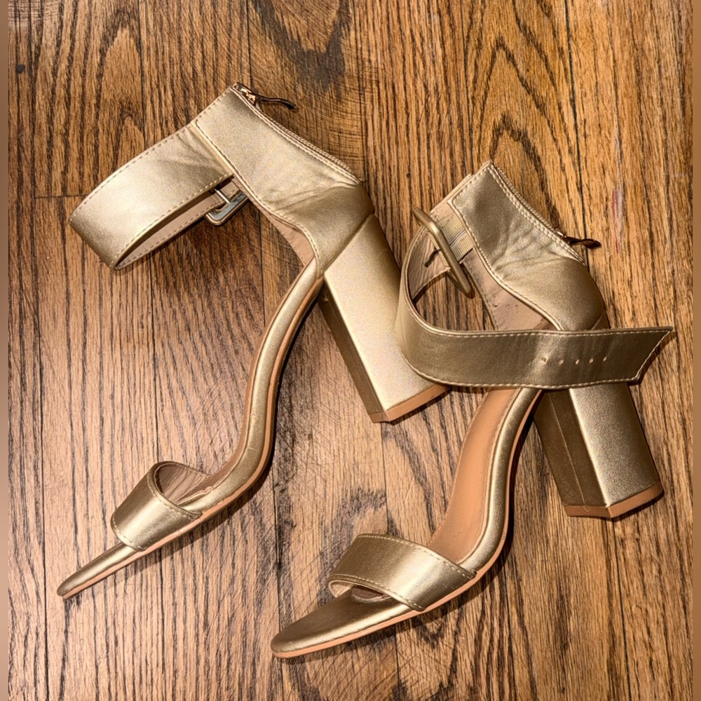 Rouge Helium Gold Block Heel Sandals